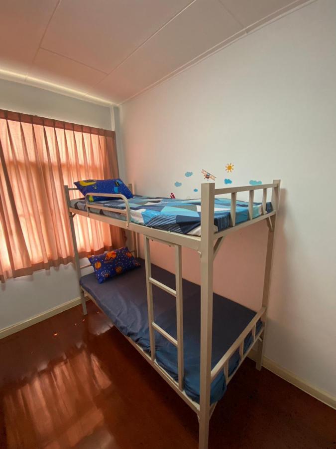 Sura Hostel Bangkok Near Mrt Phra Ram 9 المظهر الخارجي الصورة