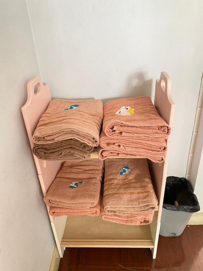 Sura Hostel Bangkok Near Mrt Phra Ram 9 المظهر الخارجي الصورة