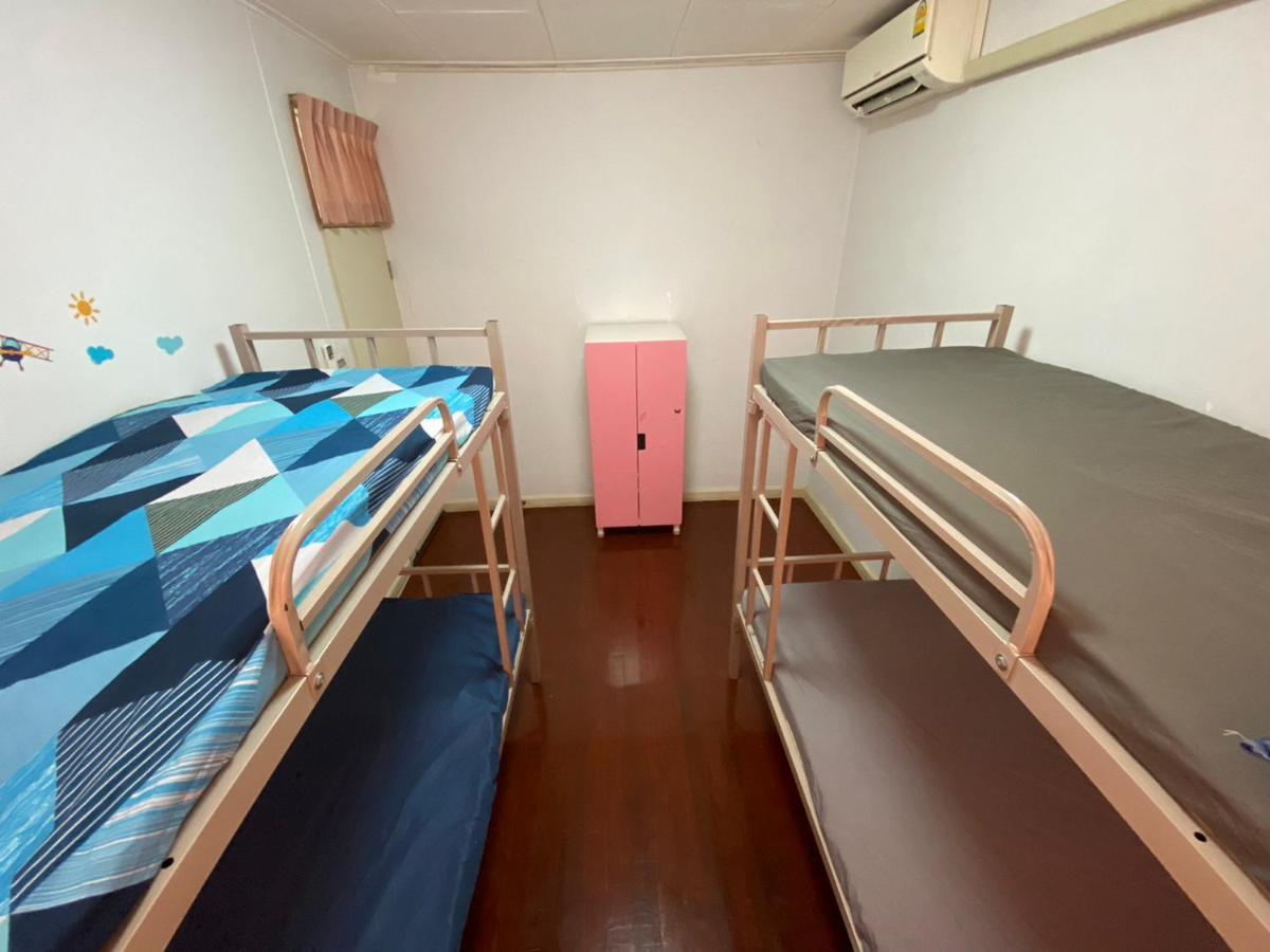 Sura Hostel Bangkok Near Mrt Phra Ram 9 المظهر الخارجي الصورة