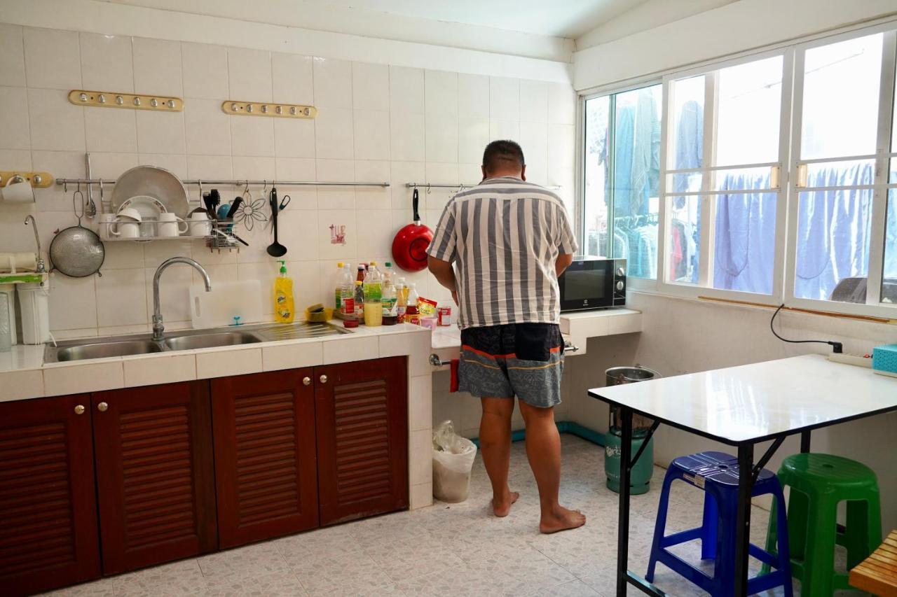 Sura Hostel Bangkok Near Mrt Phra Ram 9 المظهر الخارجي الصورة