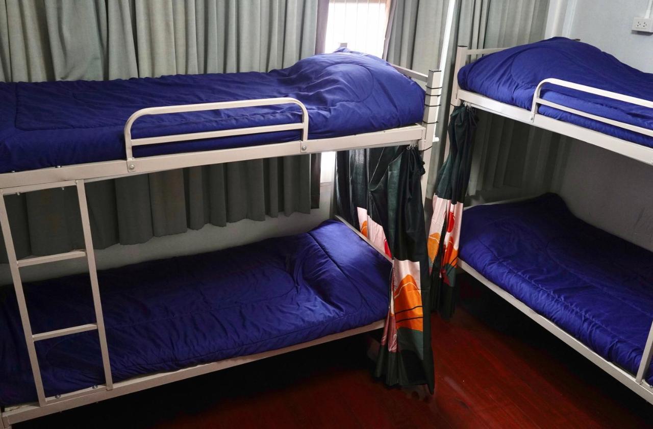 Sura Hostel Bangkok Near Mrt Phra Ram 9 المظهر الخارجي الصورة
