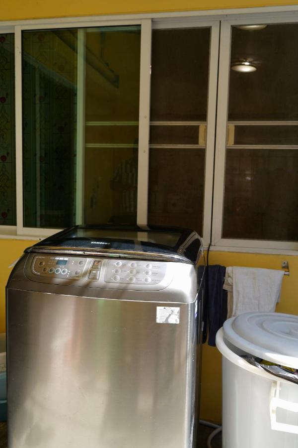 Sura Hostel Bangkok Near Mrt Phra Ram 9 المظهر الخارجي الصورة