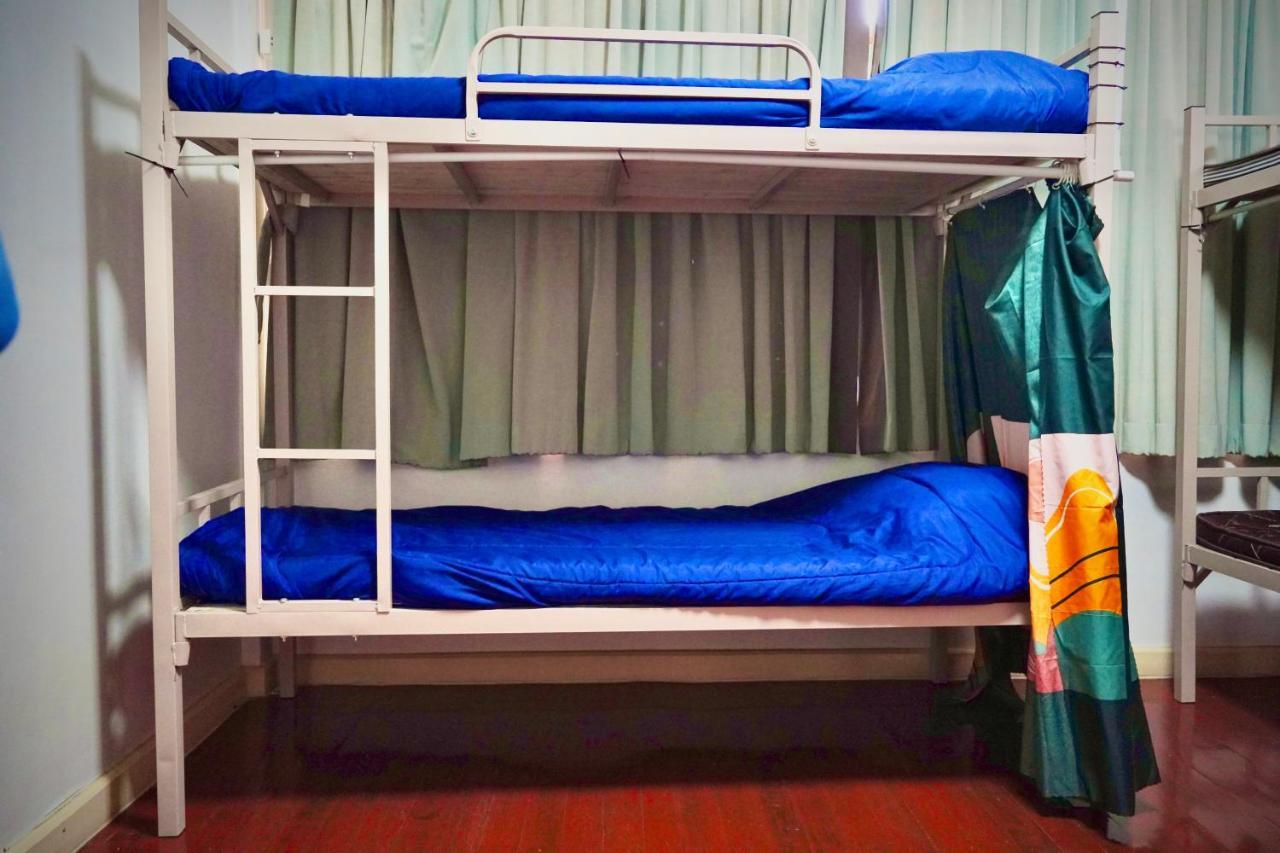 Sura Hostel Bangkok Near Mrt Phra Ram 9 المظهر الخارجي الصورة