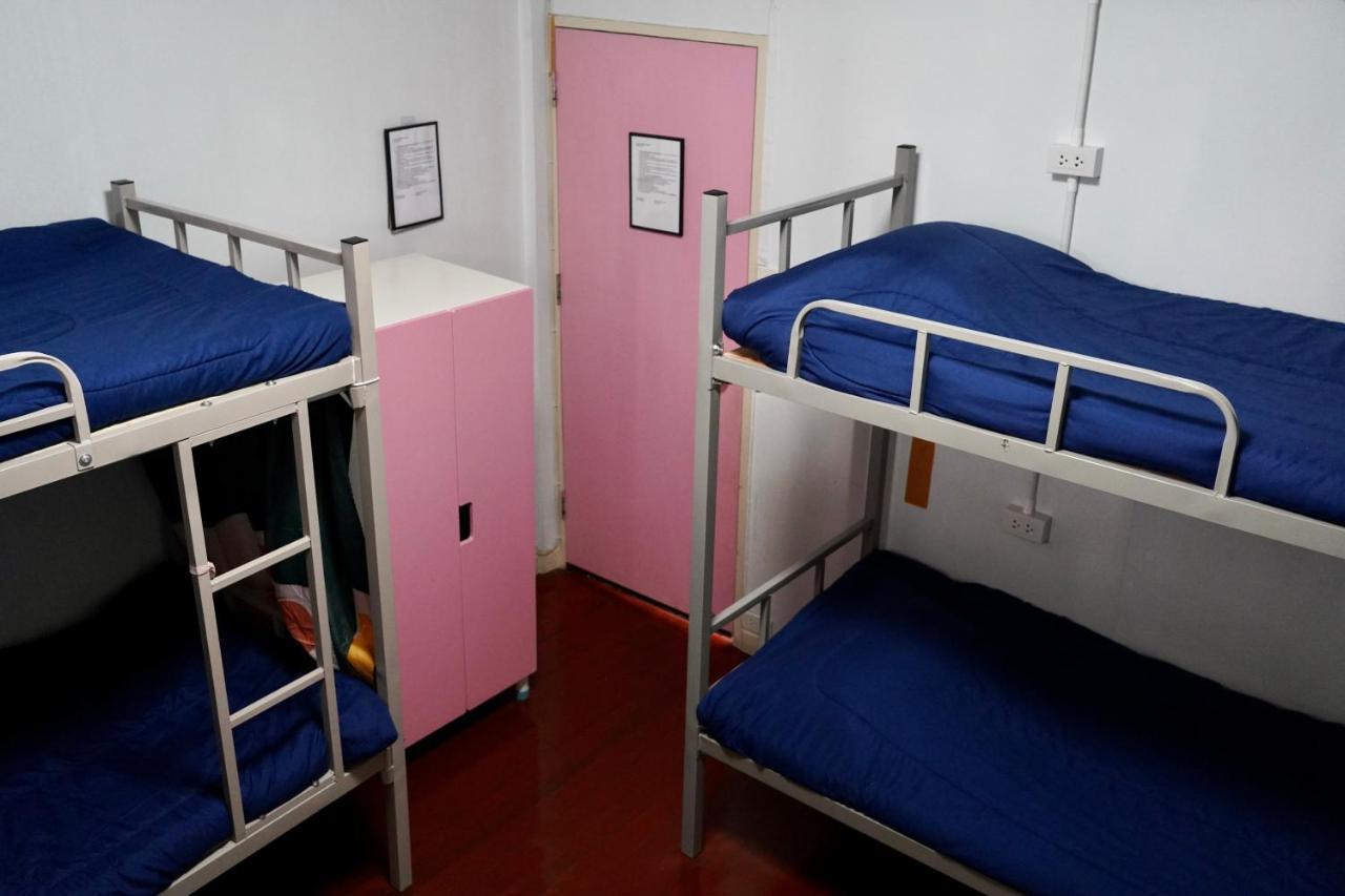 Sura Hostel Bangkok Near Mrt Phra Ram 9 المظهر الخارجي الصورة