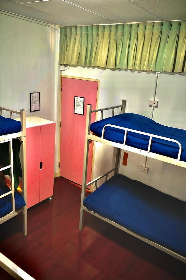 Sura Hostel Bangkok Near Mrt Phra Ram 9 المظهر الخارجي الصورة