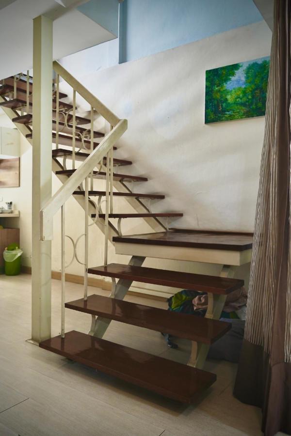 Sura Hostel Bangkok Near Mrt Phra Ram 9 المظهر الخارجي الصورة