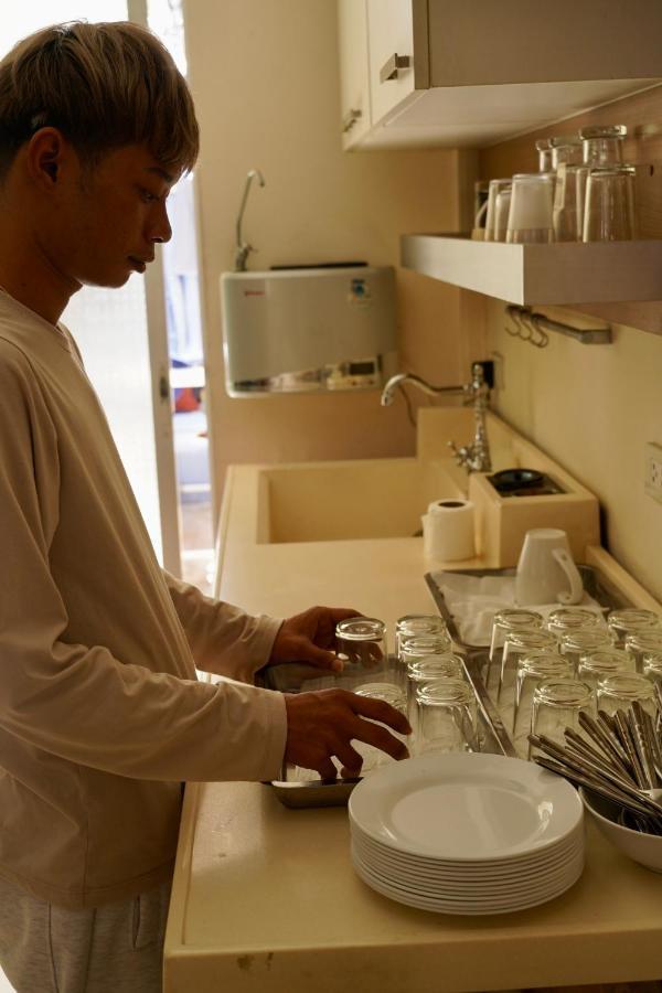 Sura Hostel Bangkok Near Mrt Phra Ram 9 المظهر الخارجي الصورة
